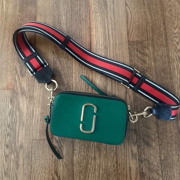 Marc Jacobs Green Crossbody Bag with Gold Accents - Picture 3 of 8
